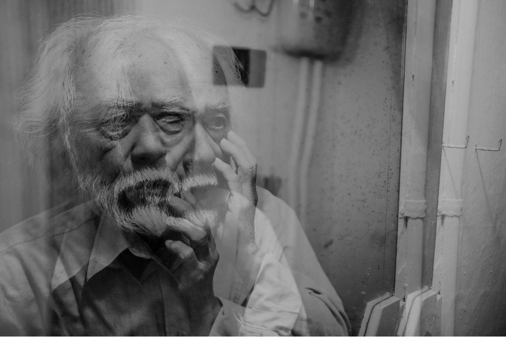 Alzheimer’s disease care and memory treatment programs